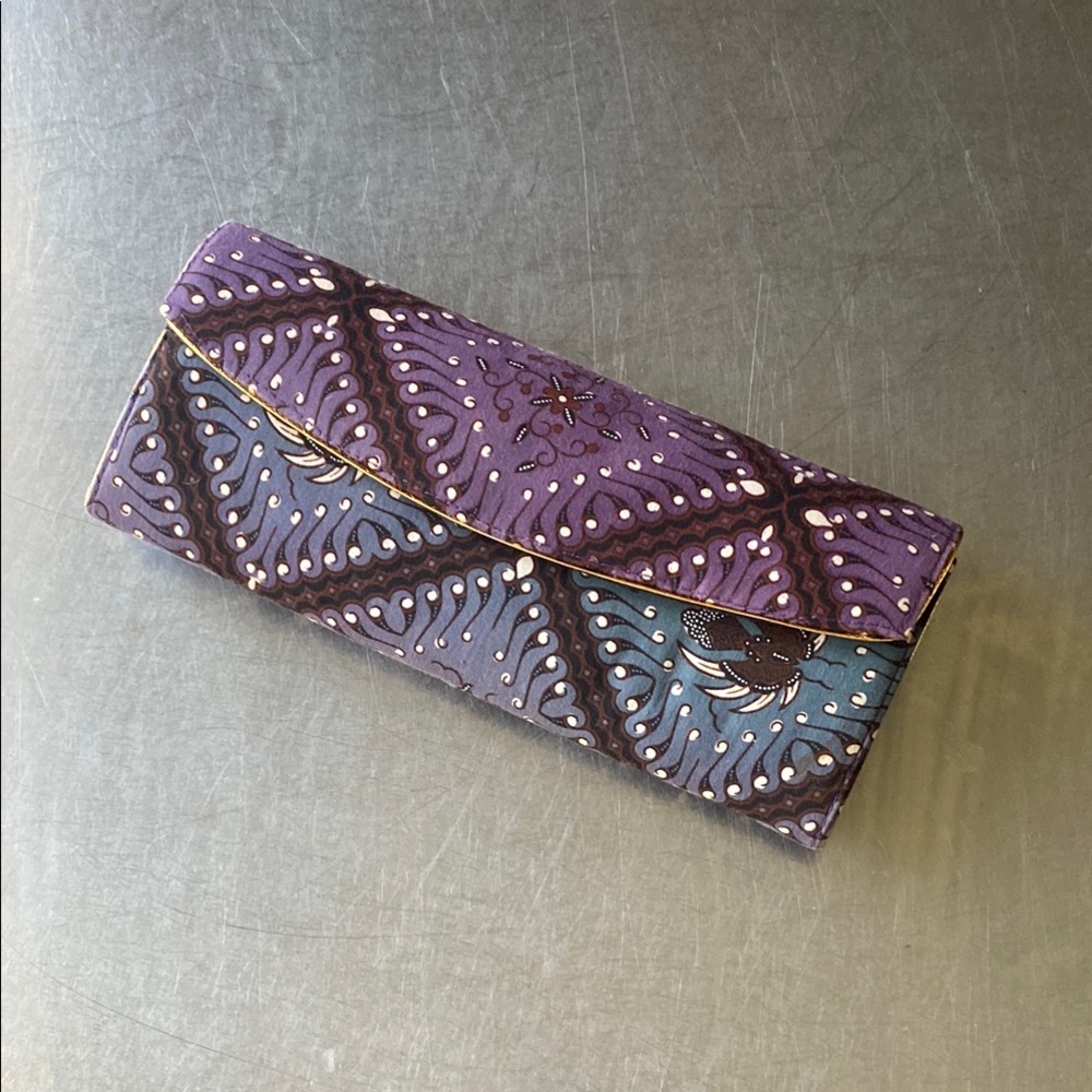 Chic Purple and Blue Patterned Clutch